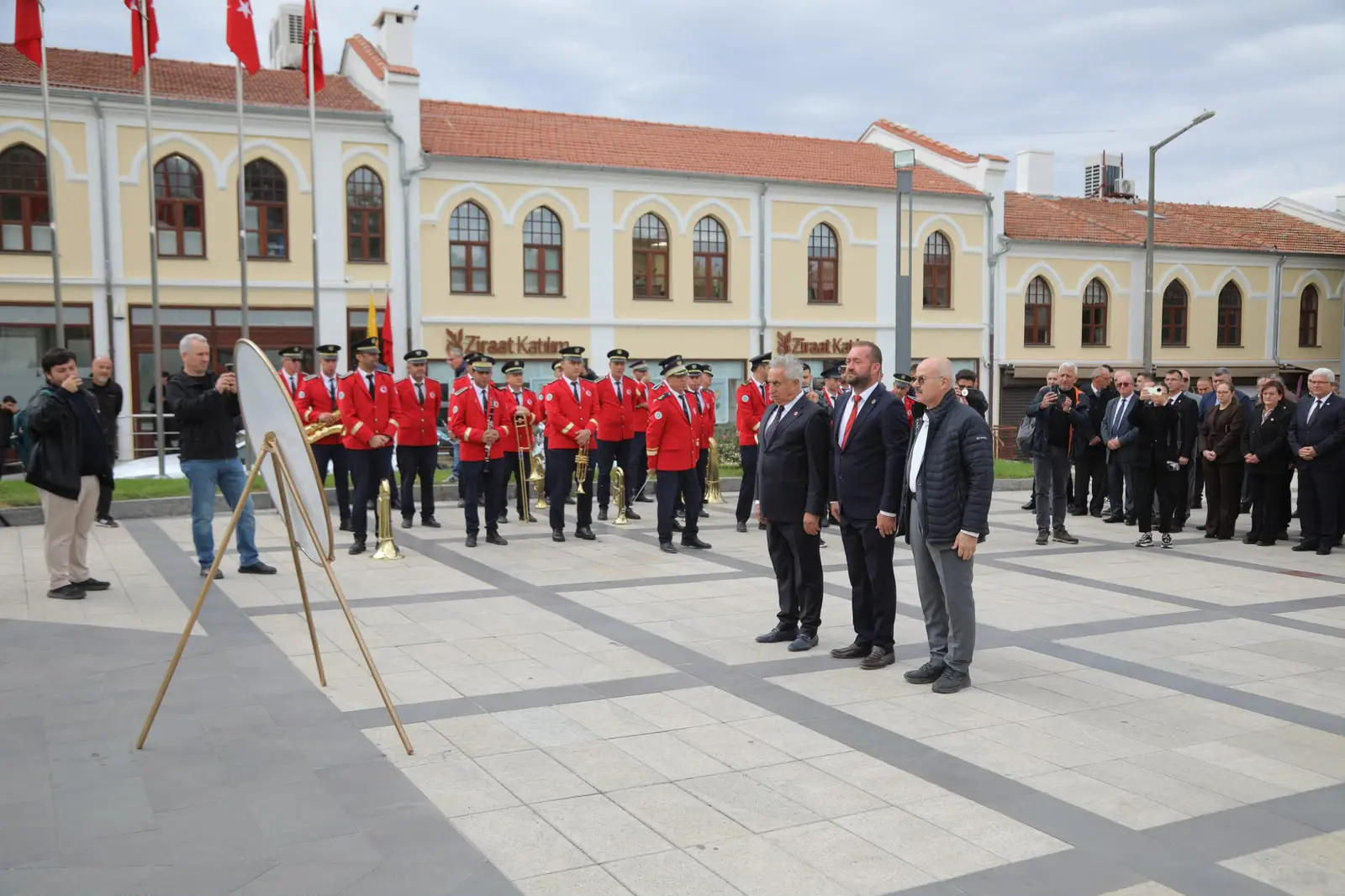 BAŞKAN GENCAN: “ÖNCELİĞİMİZ VATANDAŞLARIMIZIN MEMNUNİYETİ” galeri görseli